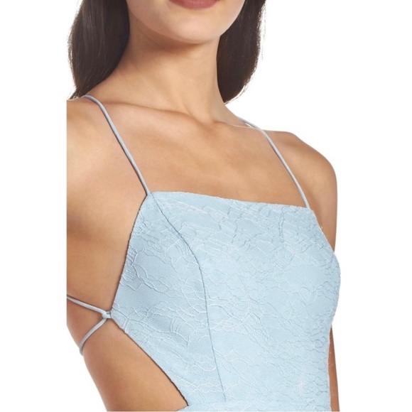 NEW FAME AND PARTNERS BLUE BACKLESS LACE GOWN - Picture 3 of 10